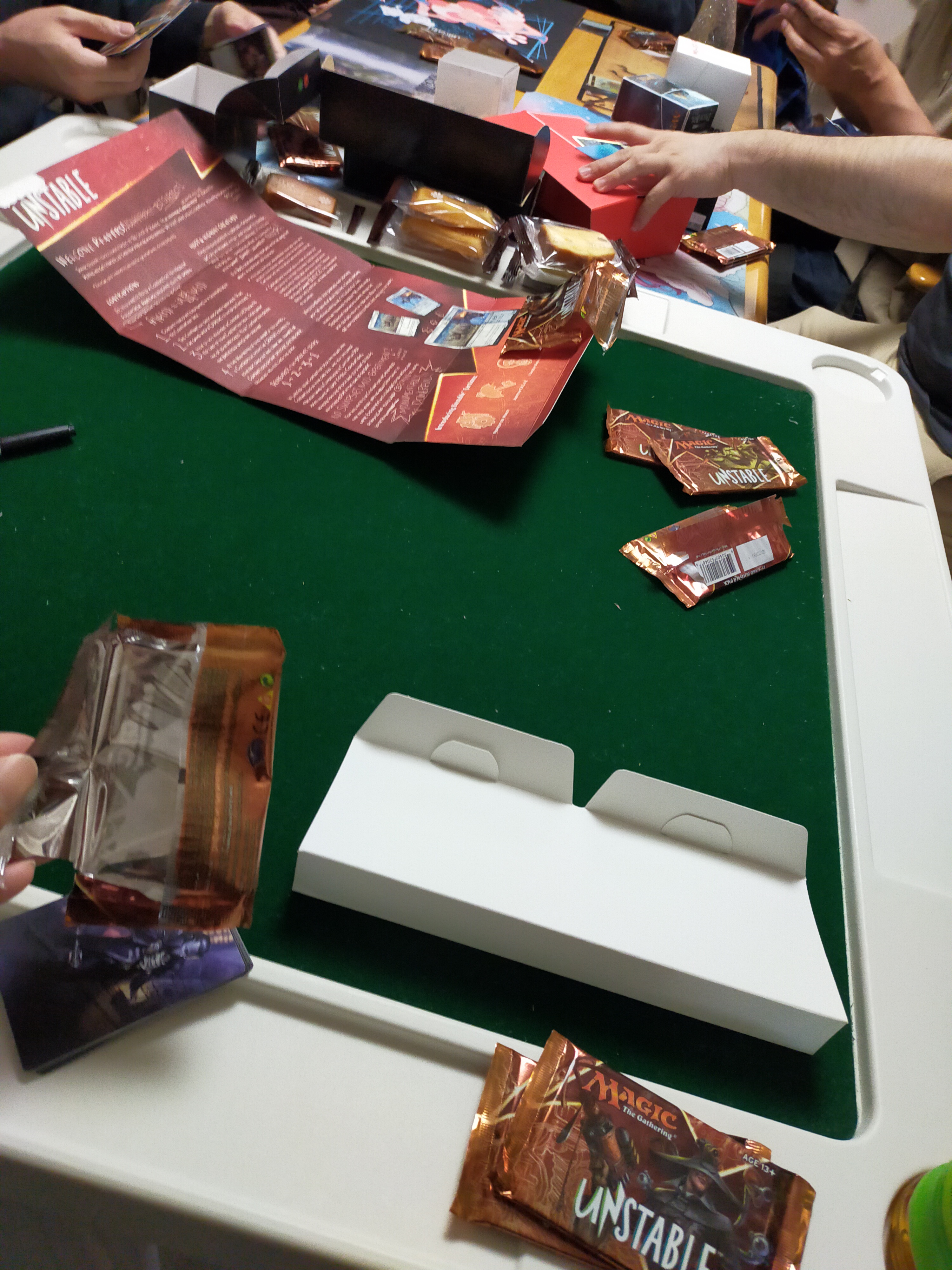 MTG】8人でアンステーブルドラフトを楽しむ（英語は苦手だがなんとか