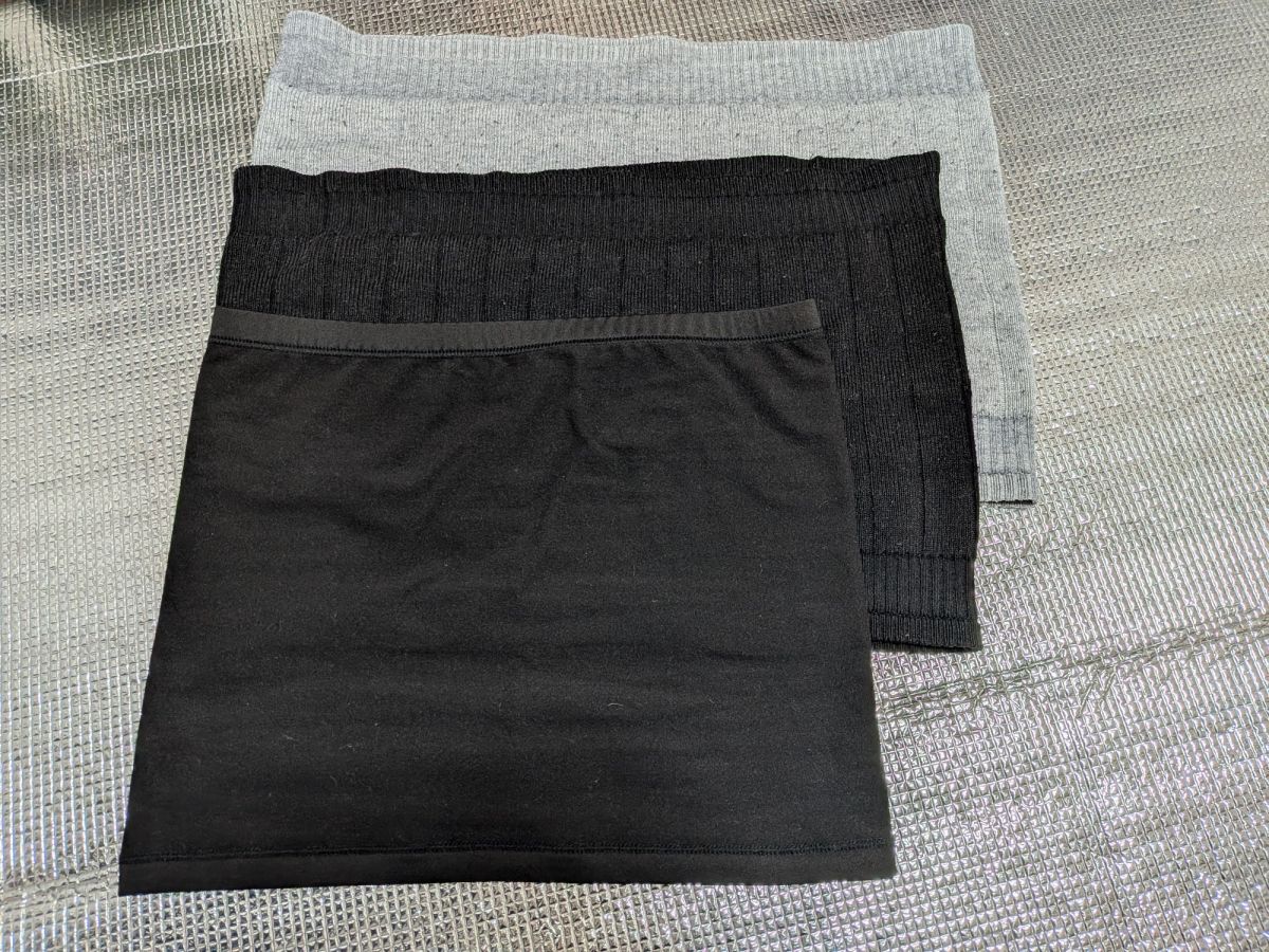 長袖シャツの袖が短くて地味に困ったり、伸び切ったボディウォーマーを新調するなど。